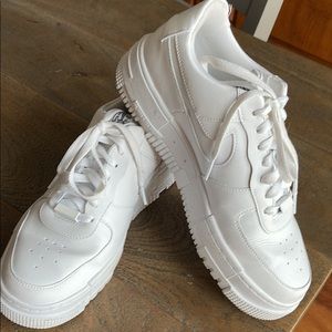 Woman’s size 10 Nike Air Force 1 Pixel
